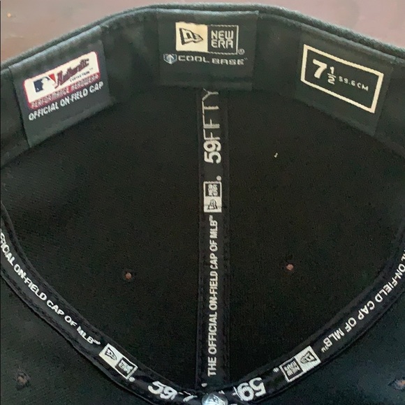 Colorado Rockies fitted hat - Picture 2 of 3